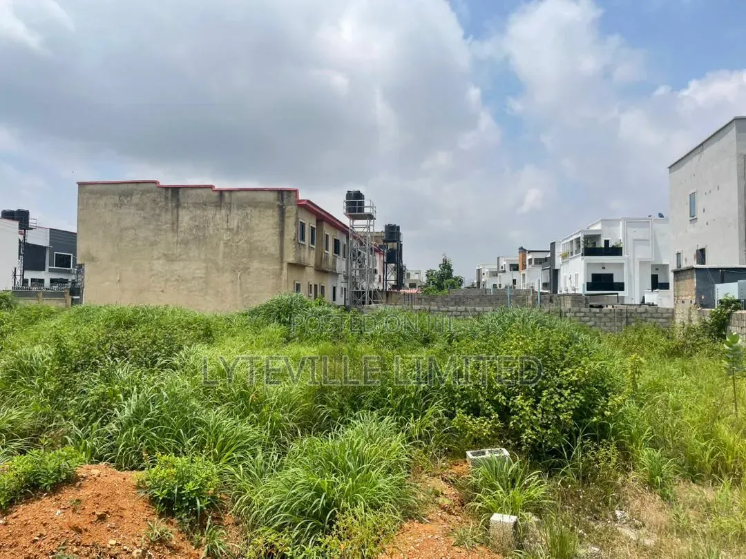Estate Land Sale 300sqm in Life Camp