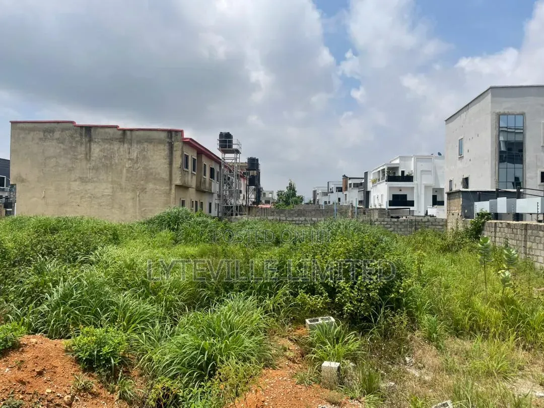 Estate Land Sale 300sqm in Life Camp