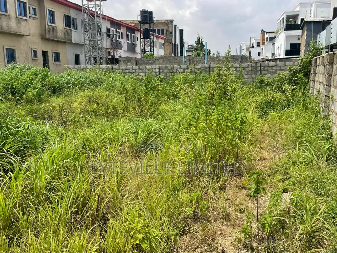Estate Land Sale 300sqm in Life Camp