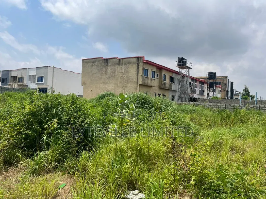 Estate Land Sale 300sqm in Life Camp