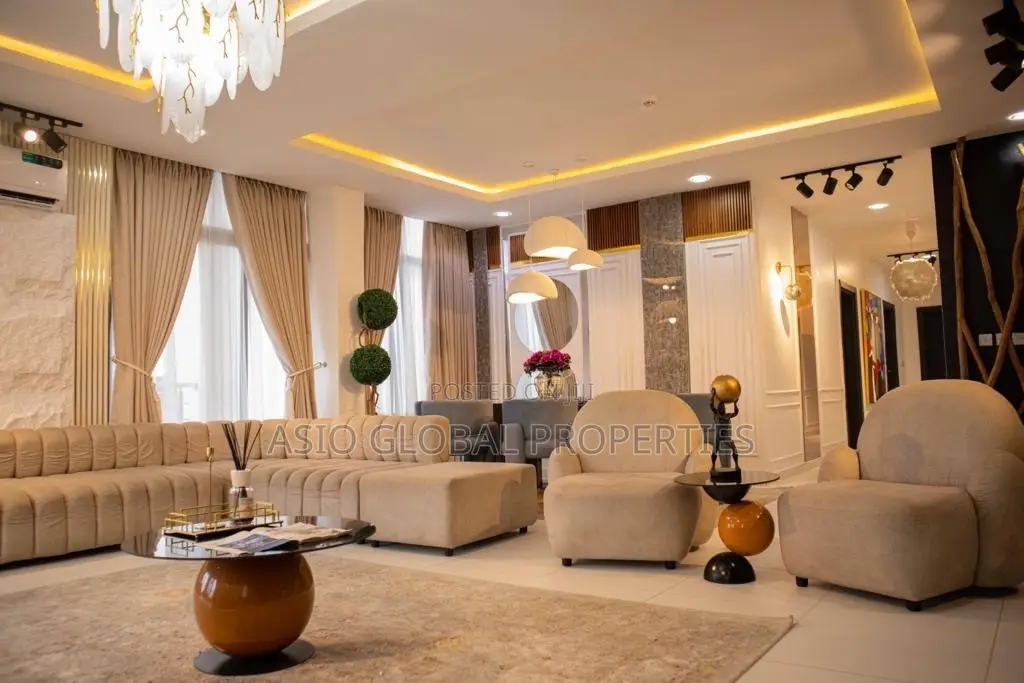 Sea View 3-Bedroom Shortlet With Pool/Gym/Games in Ikoyi in Ikoyi