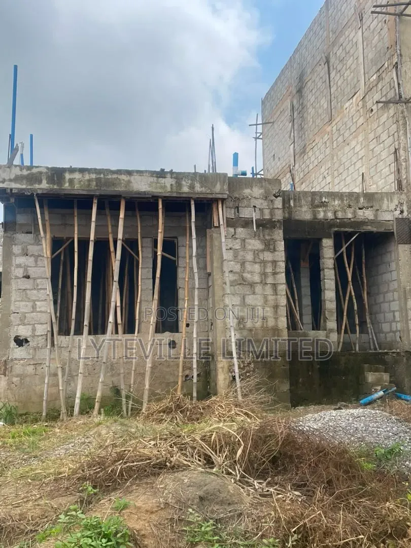 4bdrm Duplex in Life Camp for Sale in Life Camp