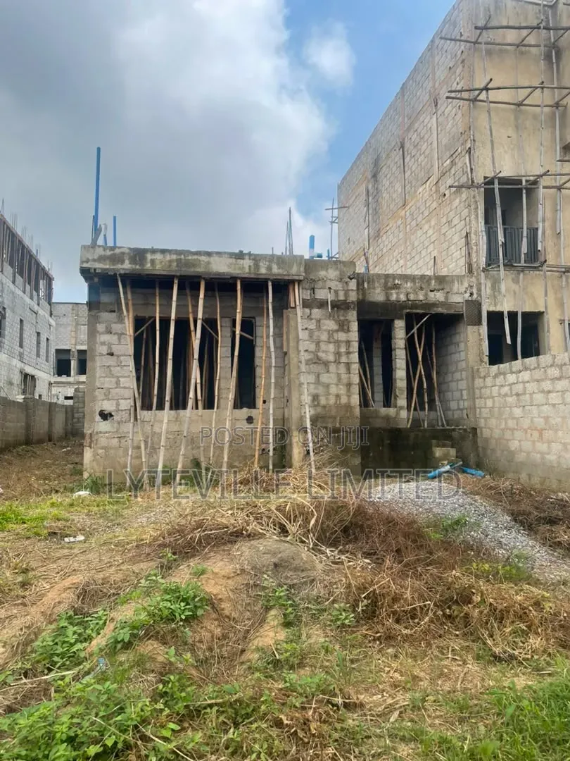 4bdrm Duplex in Life Camp for Sale in Life Camp