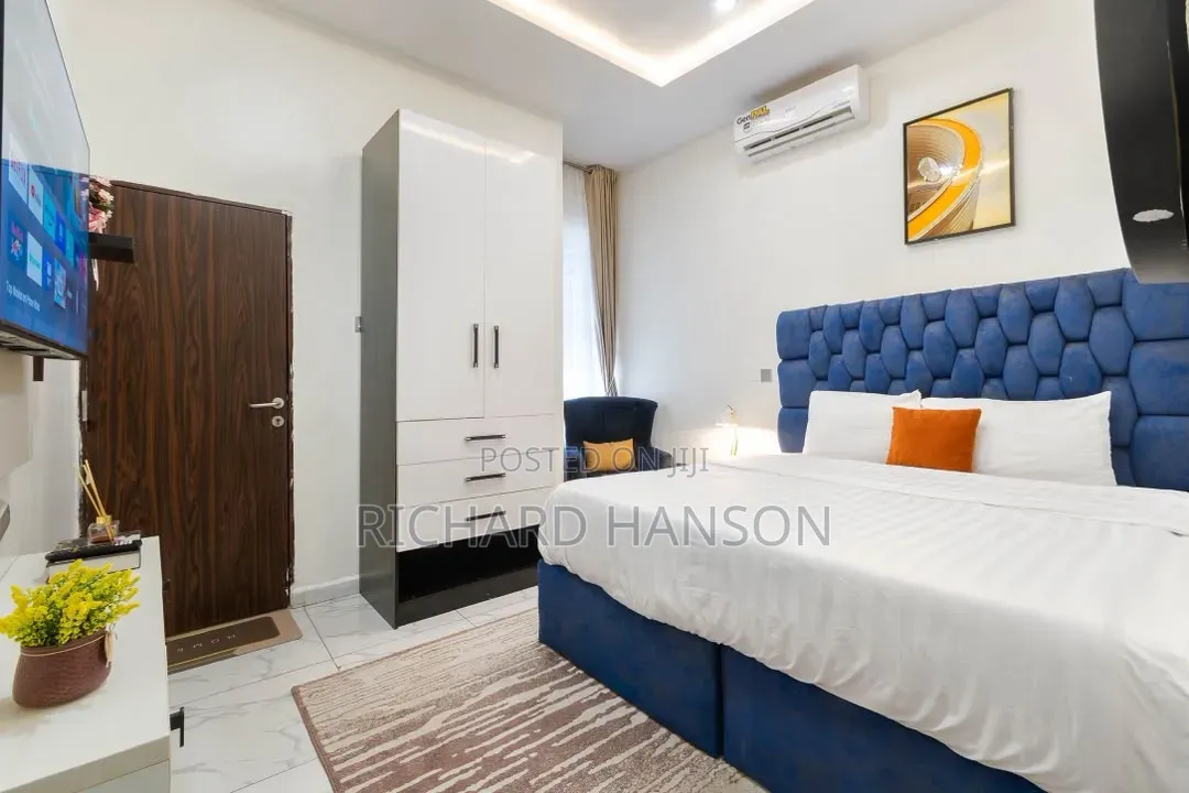 Furnished 4bdrm Duplex in Secured, Chevron for rent in Chevron