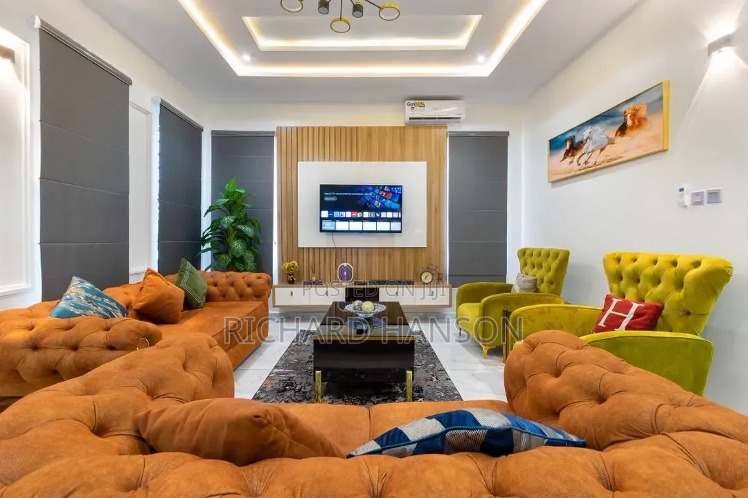 Furnished 4bdrm Duplex in Secured, Chevron for rent in Chevron