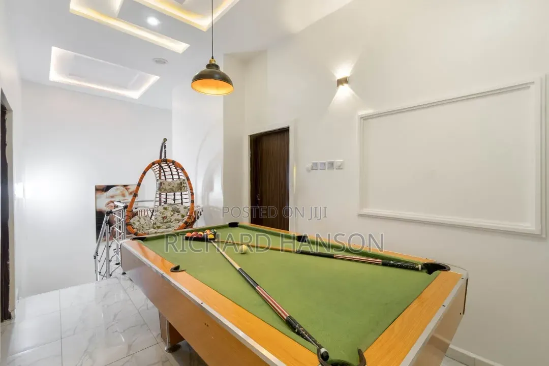 Furnished 4bdrm Duplex in Secured, Chevron for rent in Chevron