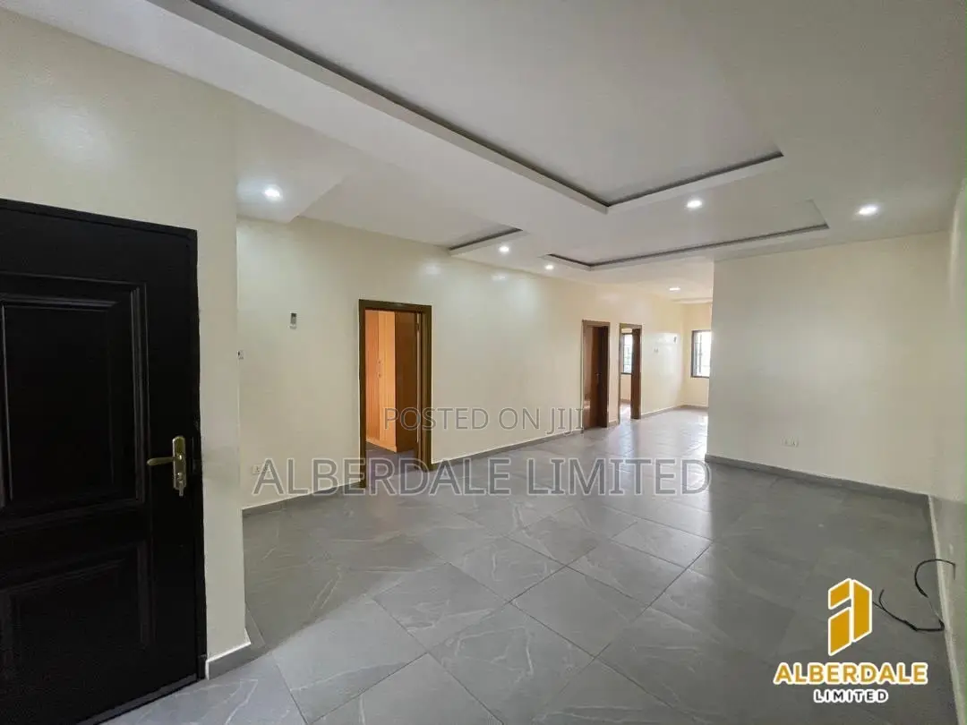 3bdrm Block of Flats in Urban Prime, Ogombo for rent in Ogombo