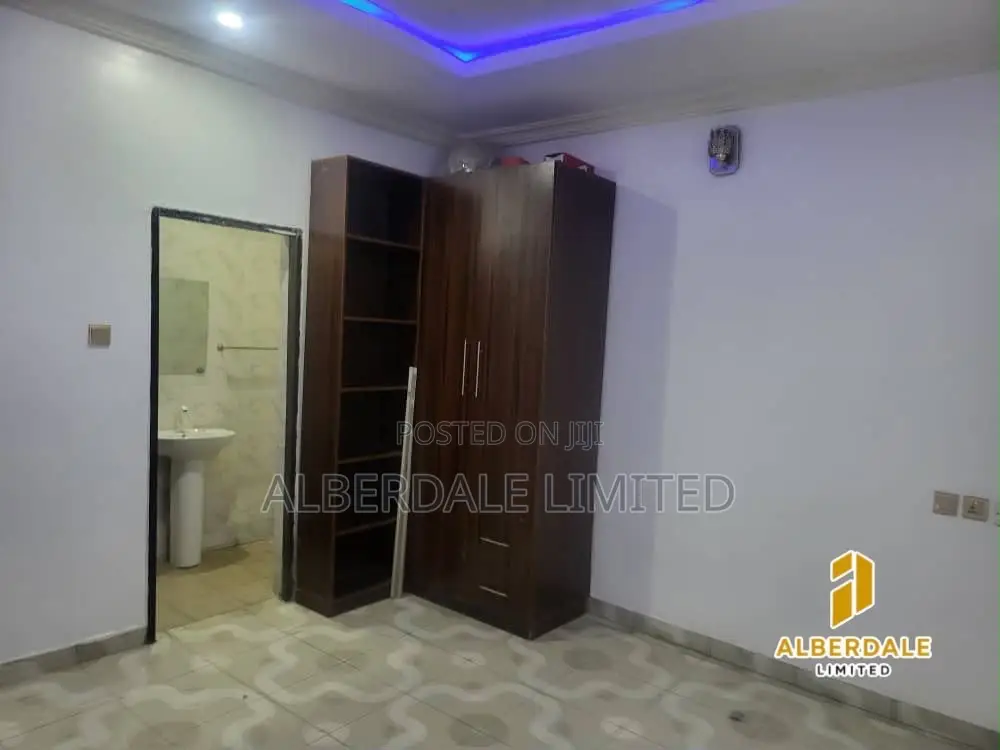 2bdrm Block of Flats in Osapa london for rent in Osapa london