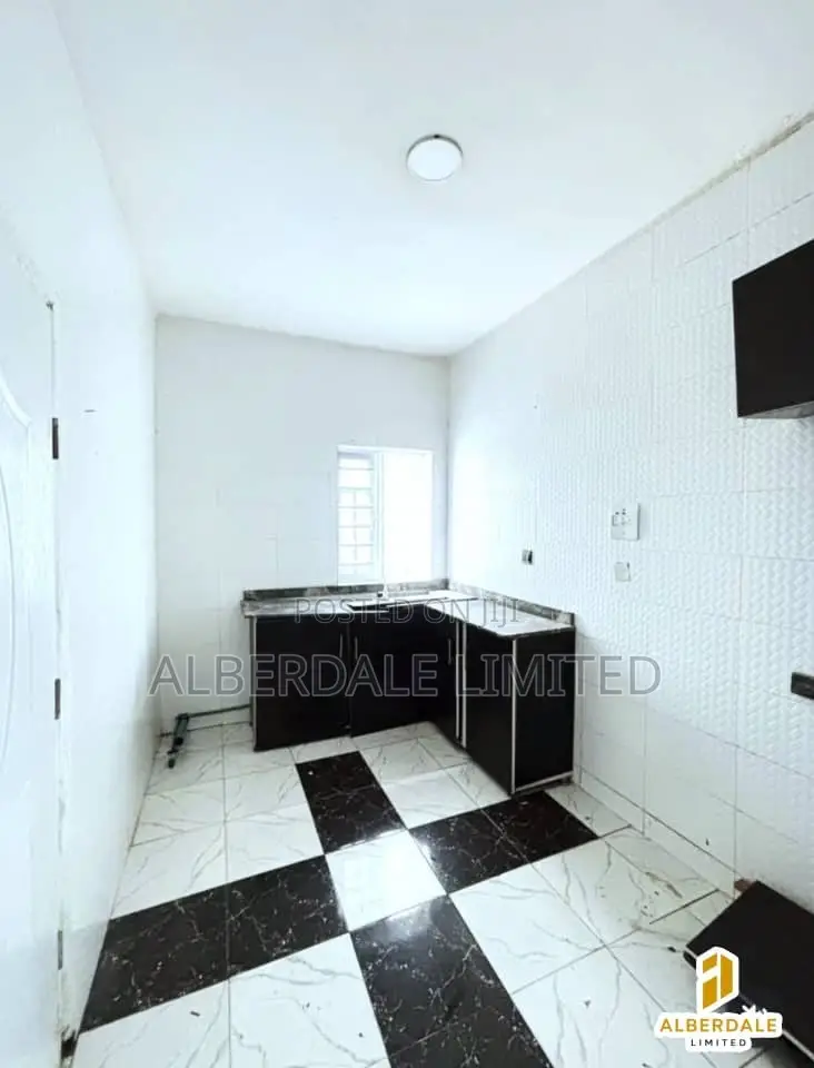 2bdrm Block of Flats in Osapa london for rent in Osapa london