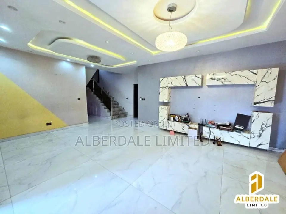 5bdrm House in Ikota for rent in Ikota