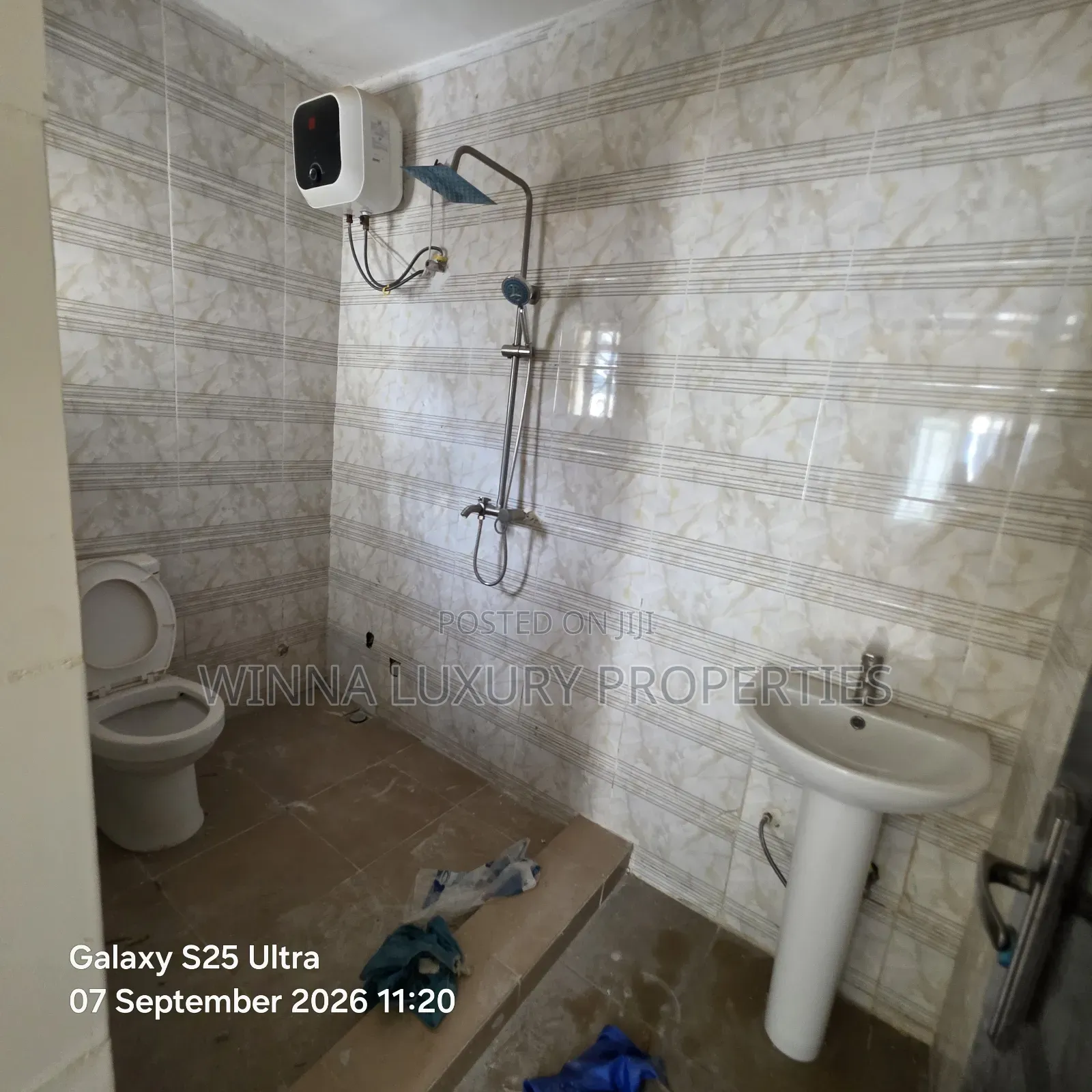 5bdrm Duplex in Around Jedo Axis, Lugbe District for sale in Lugbe District