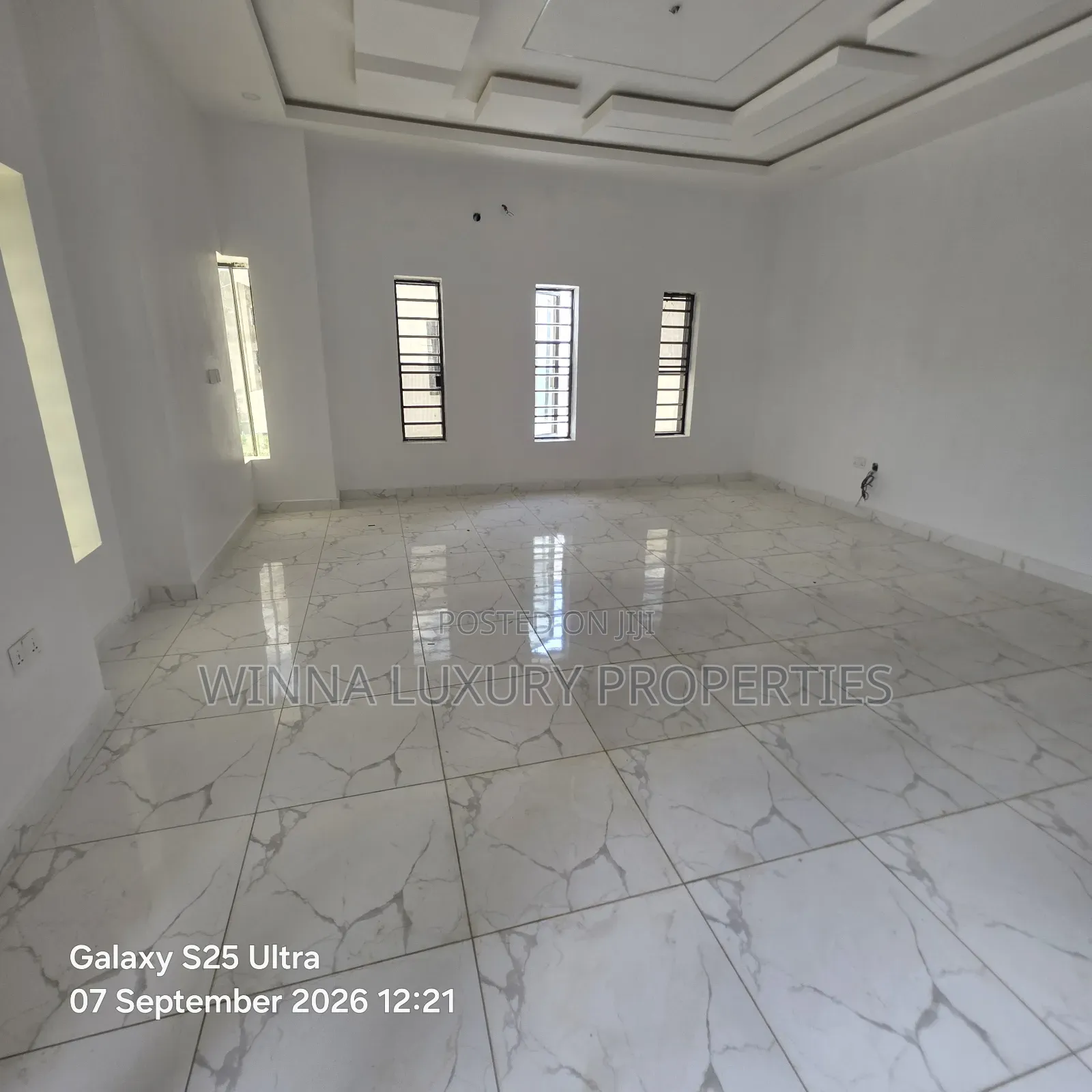 5bdrm Duplex in Around Jedo Axis, Lugbe District for sale in Lugbe District