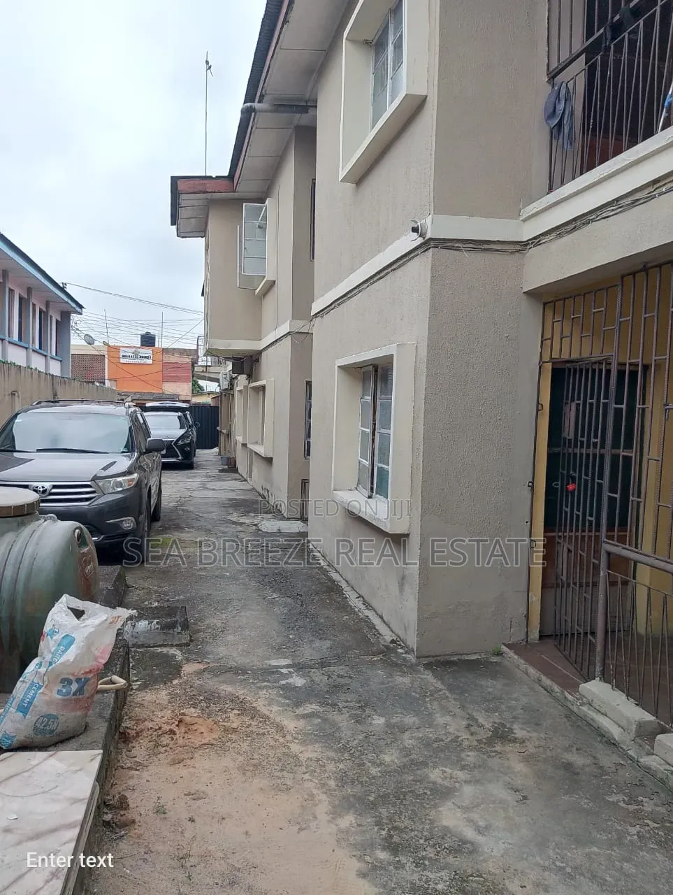 3bdrm Block of Flats in James Robertson, Adelabu for sale in Adelabu