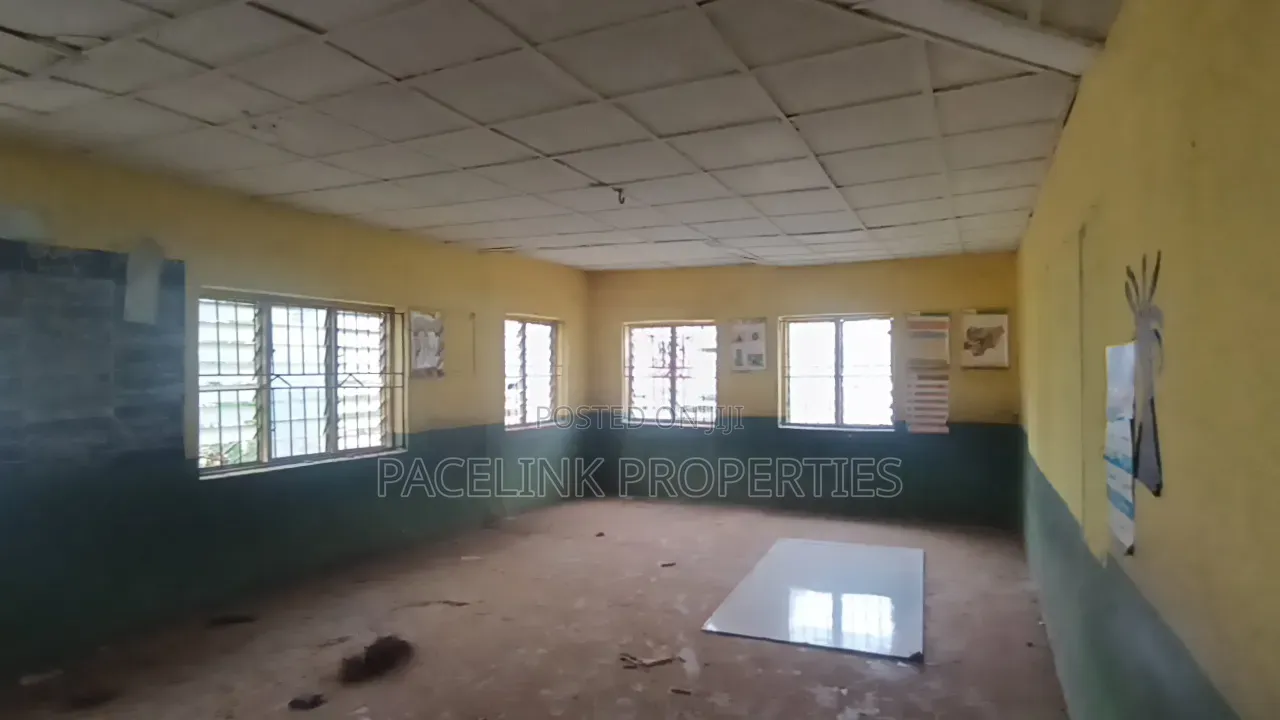 3bdrm Block of Flats in Ayobo for sale in Ayobo