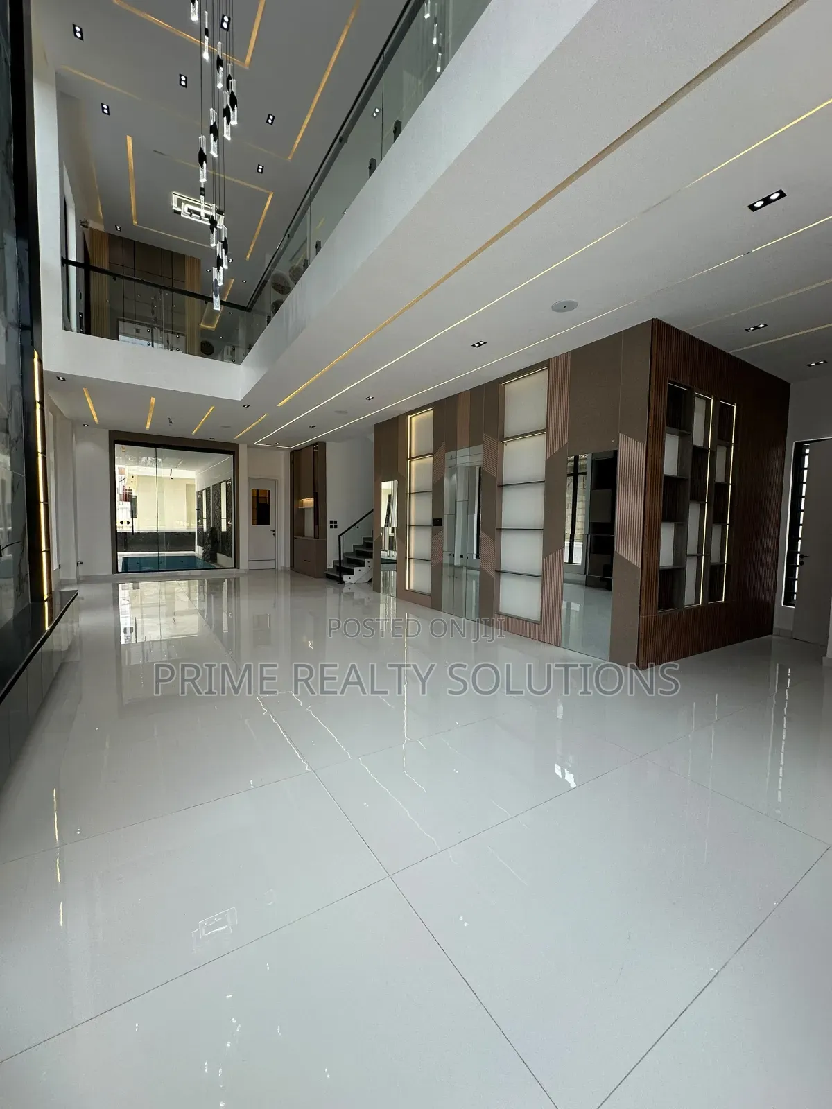5bdrm Duplex in Ikota for sale in Ikota