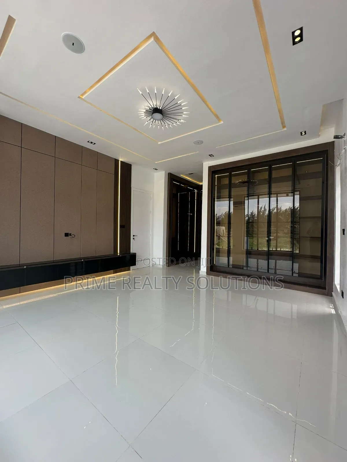 5bdrm Duplex in Ikota for sale in Ikota