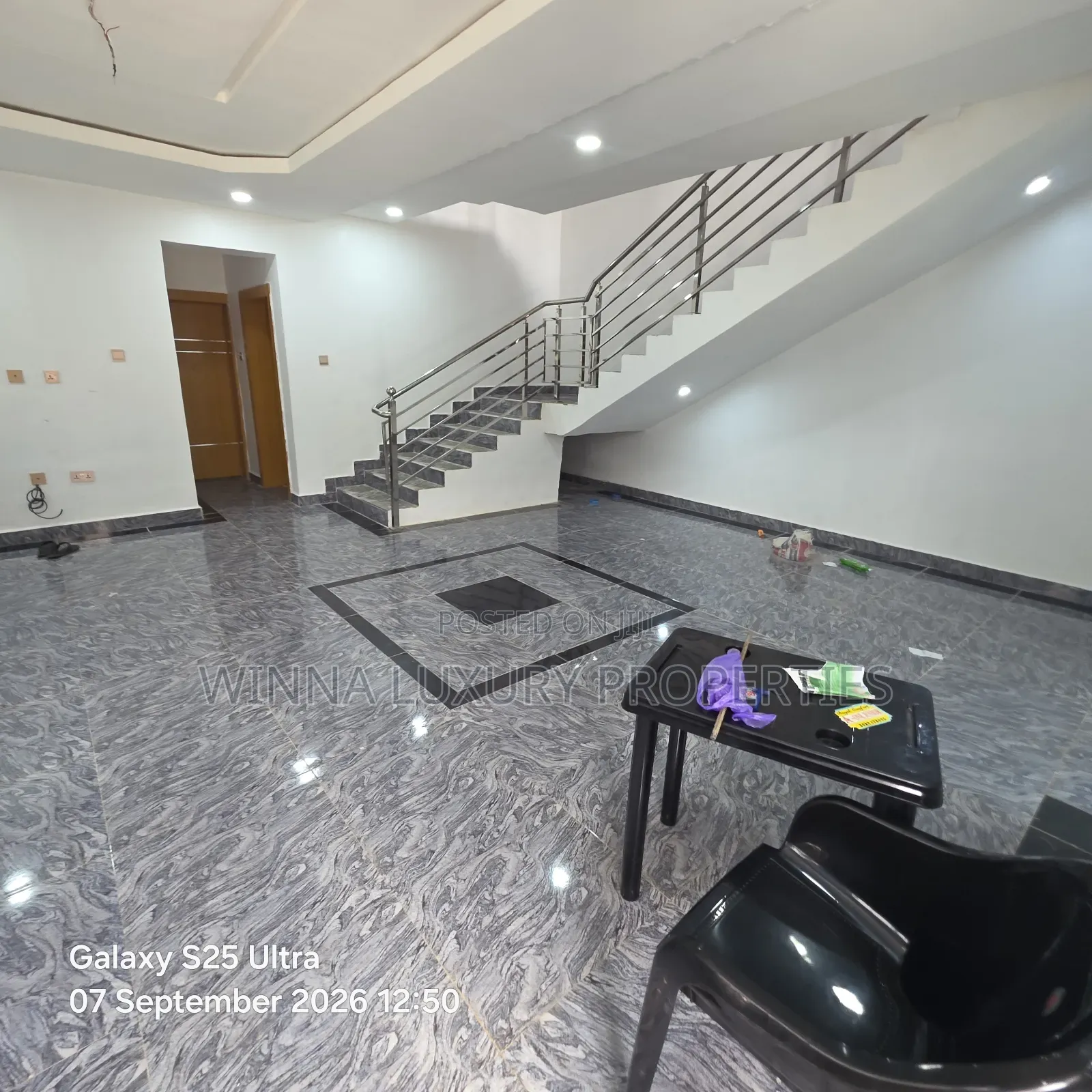 4bdrm Townhouse / Terrace in Palm Height Estate, Lugbe District in Lugbe District