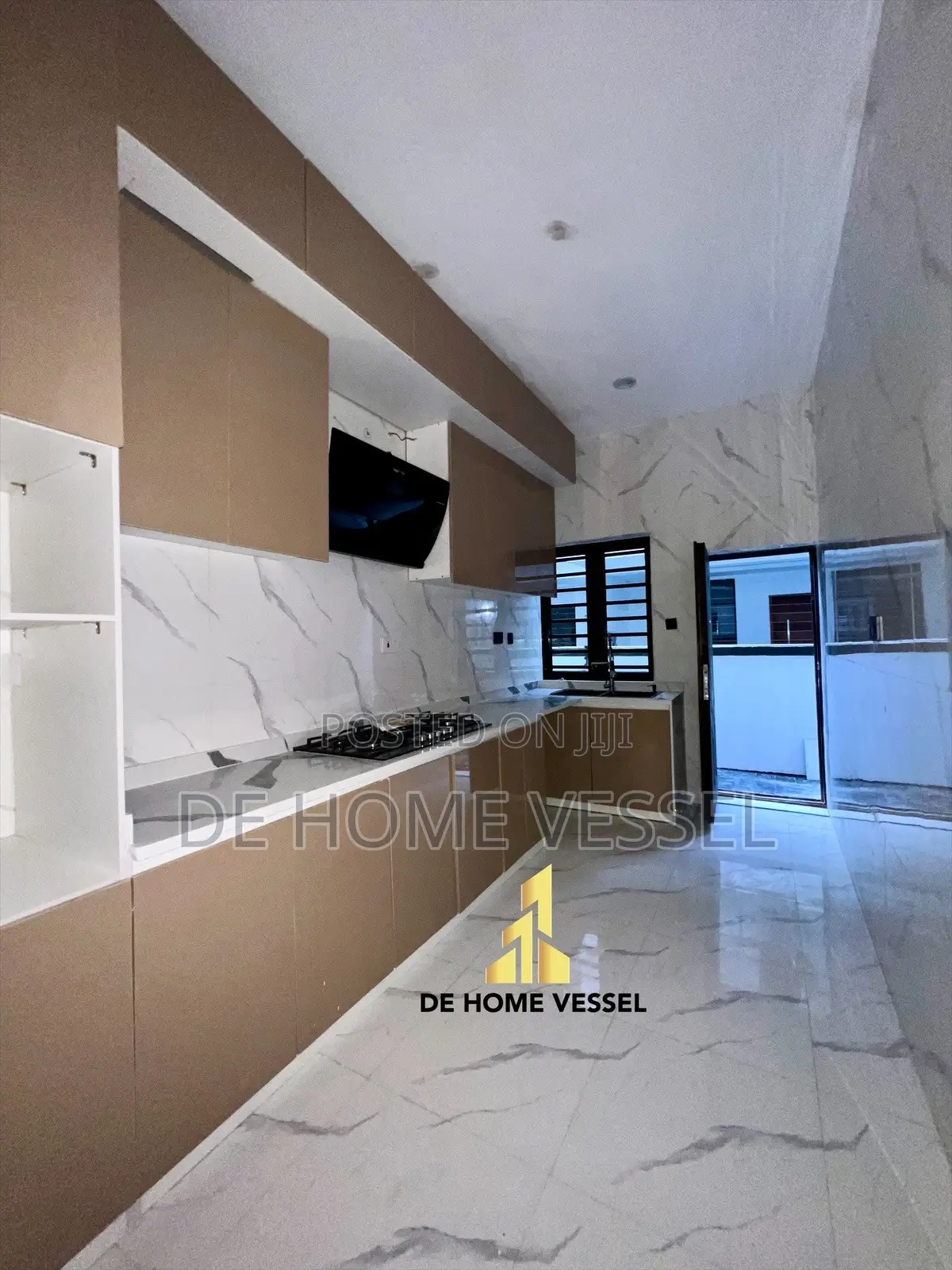 4bdrm Townhouse/Terrace in Ikota for sale in Ikota