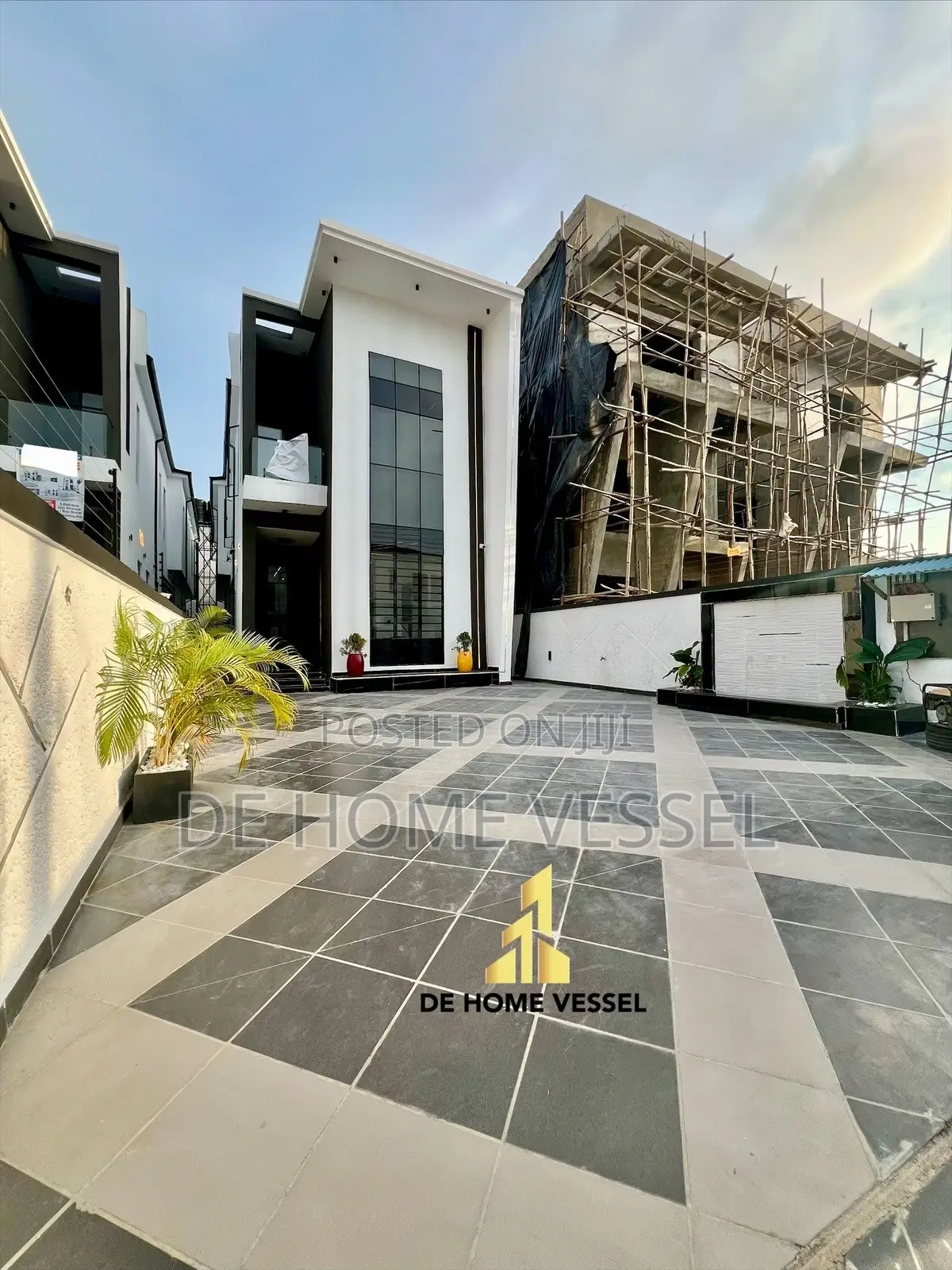 5bdrm Duplex in Ikota for sale in Ikota