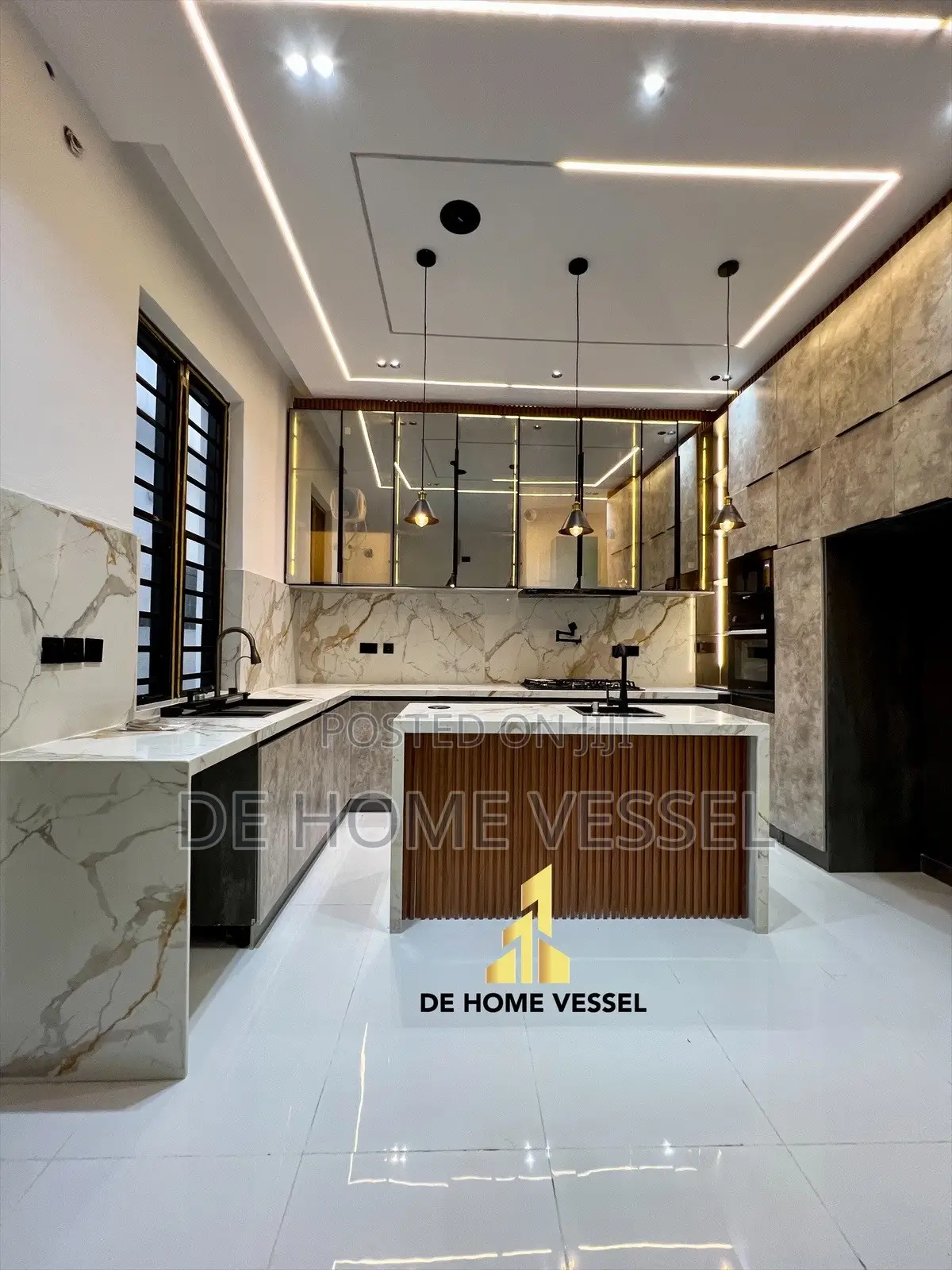 5bdrm Duplex in Ikota for sale in Ikota