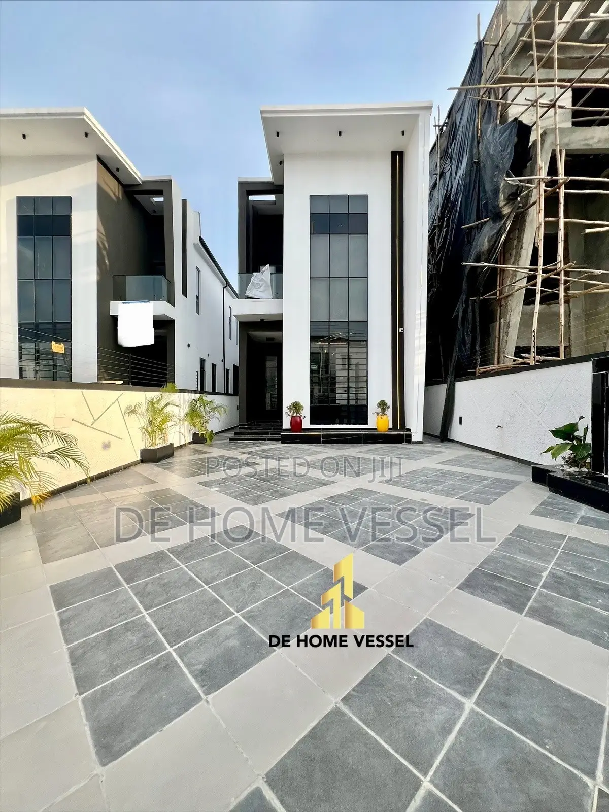 5bdrm Duplex in Ikota for sale in Ikota