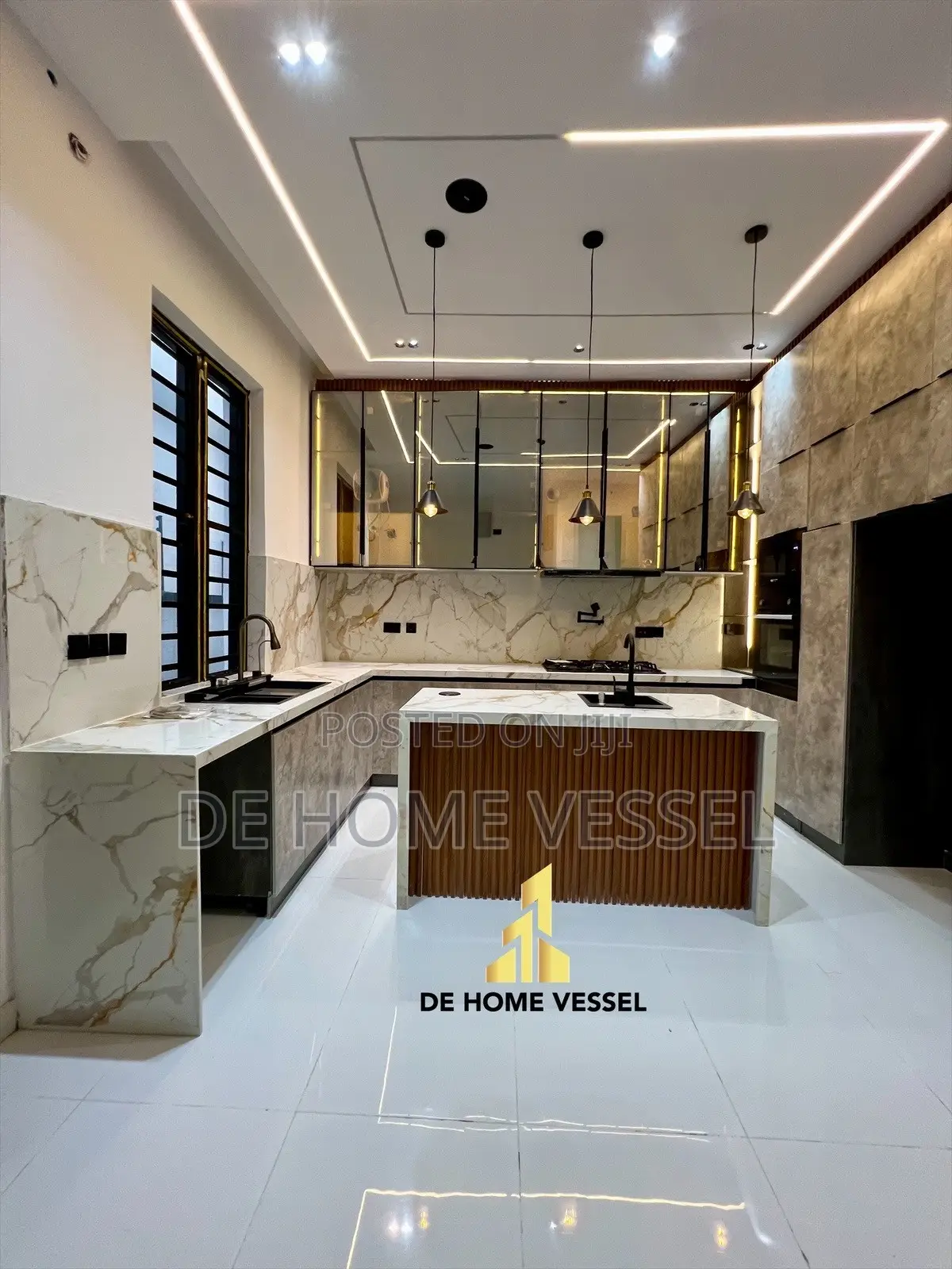 5bdrm Duplex in Ikota for sale in Ikota