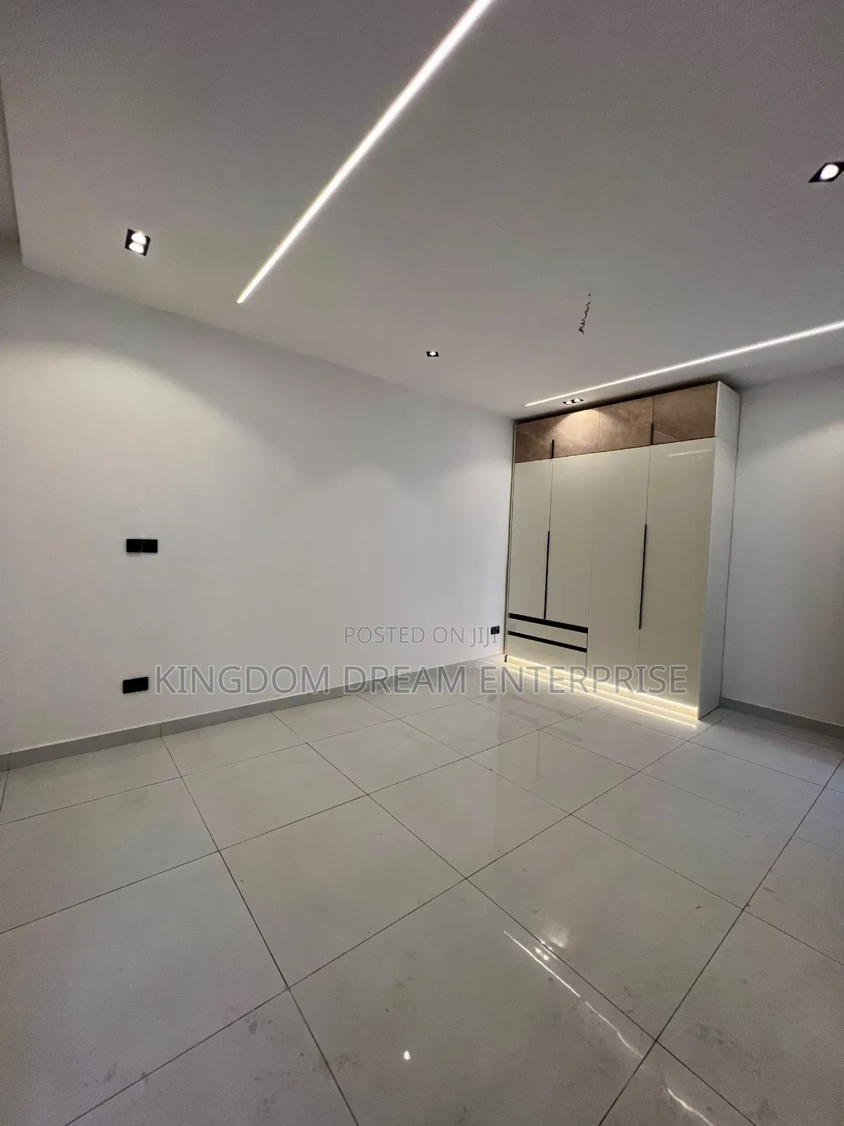 3bdrm Apartment in Lekki Phase 1 Lagos for sale in Lekki Phase 1