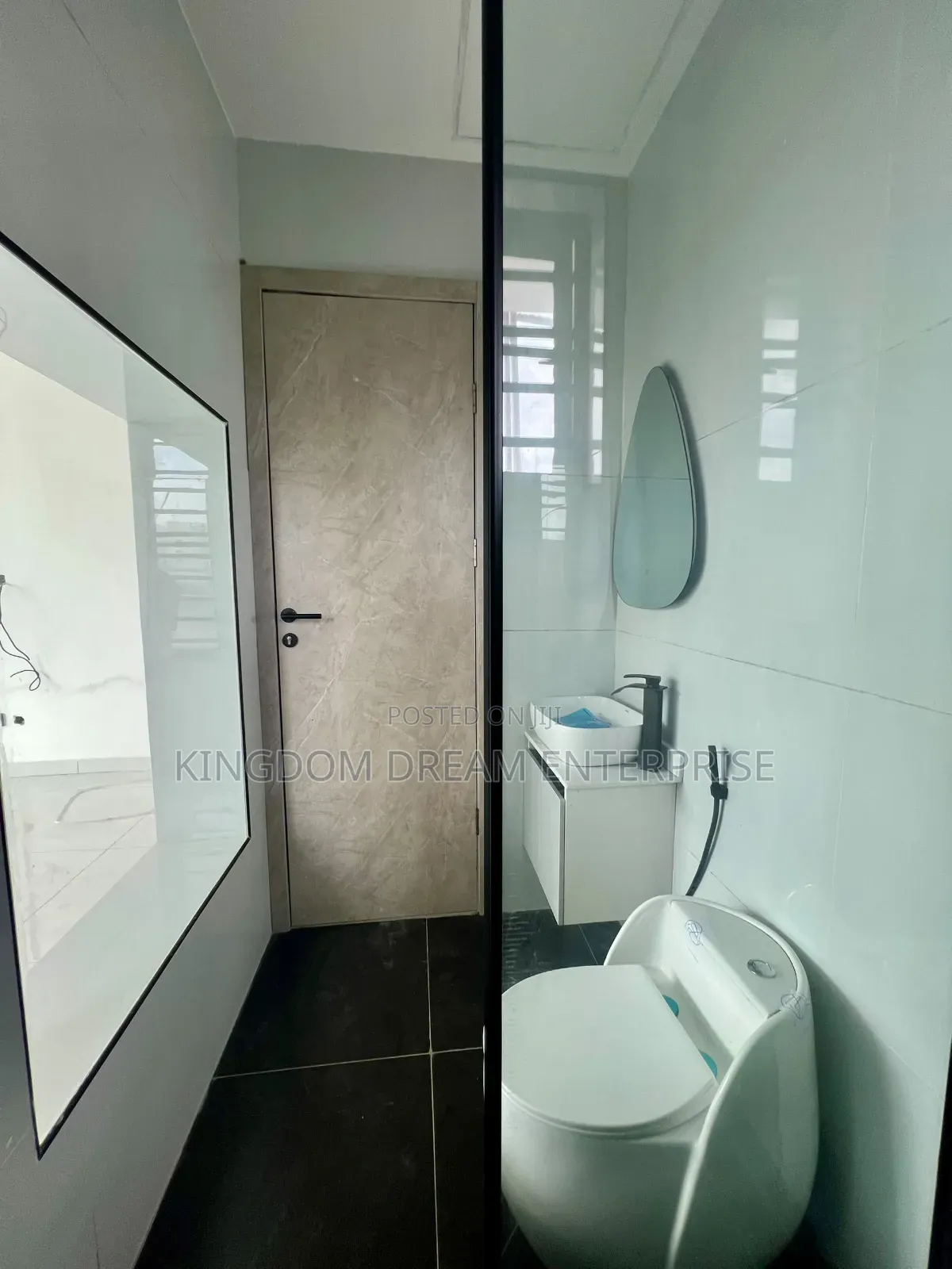 3bdrm Apartment in Lekki Phase 1 Lagos for sale in Lekki Phase 1