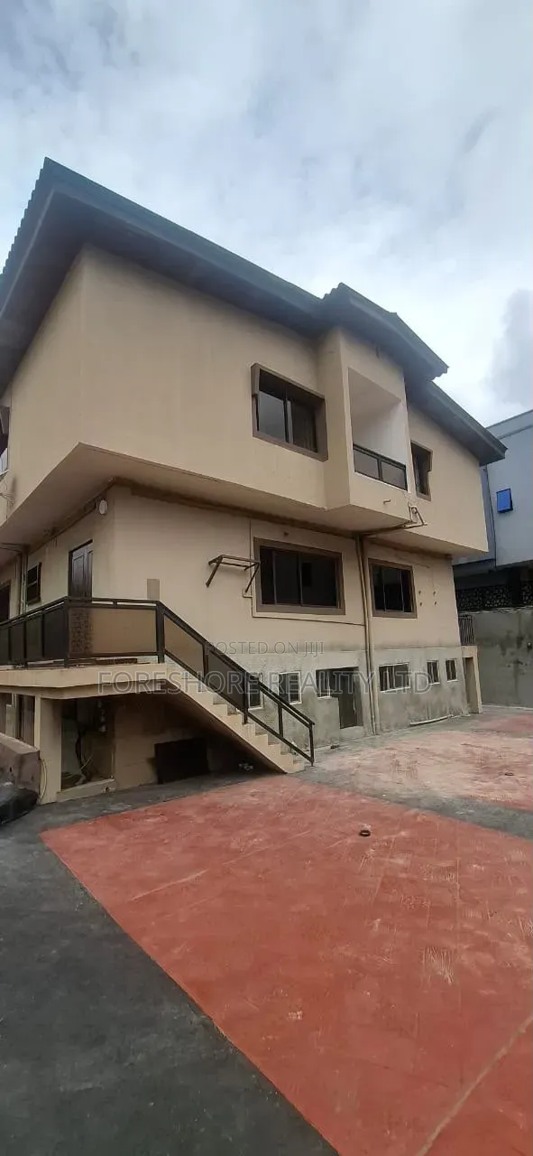 4bdrm Duplex in Awuse Estate, Opebi for rent in Opebi