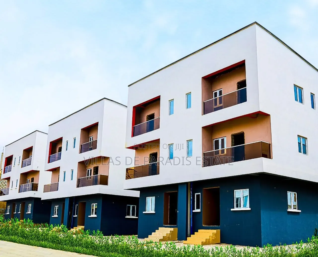 5bdrm Duplex in Villas De Paradis, Durumi for sale in Durumi