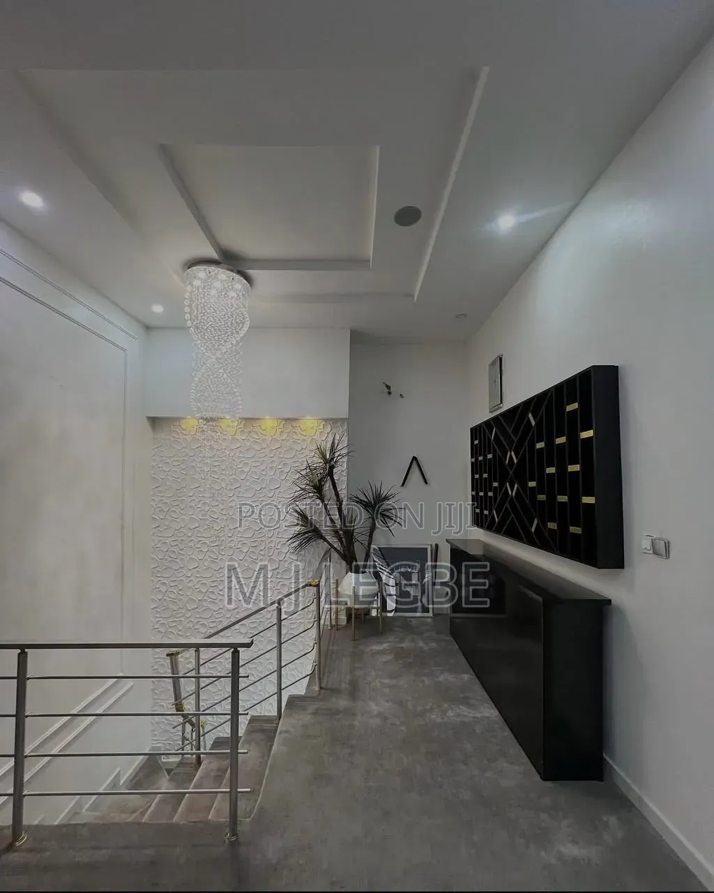 4bdrm Duplex in Chevron for rent in Chevron