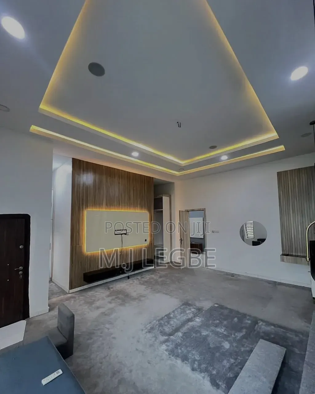 4bdrm Duplex in Chevron for rent in Chevron