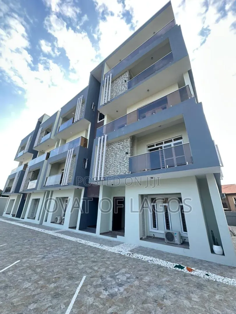 2bdrm Maisonette in Lekki Phase 1 for sale in Lekki Phase 1