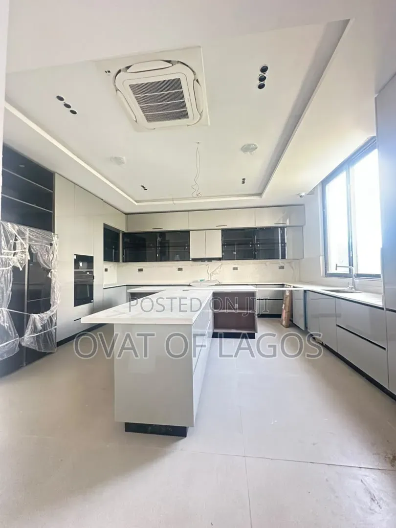 5bdrm Duplex in Banana Island for sale in Banana Island