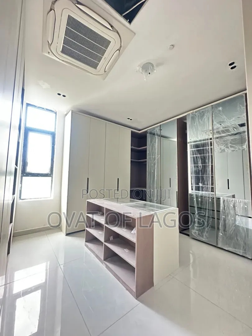 5bdrm Duplex in Banana Island for sale in Banana Island