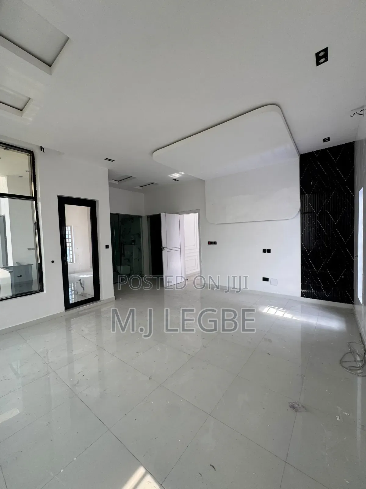 4bdrm Duplex in Chevron for rent in Chevron
