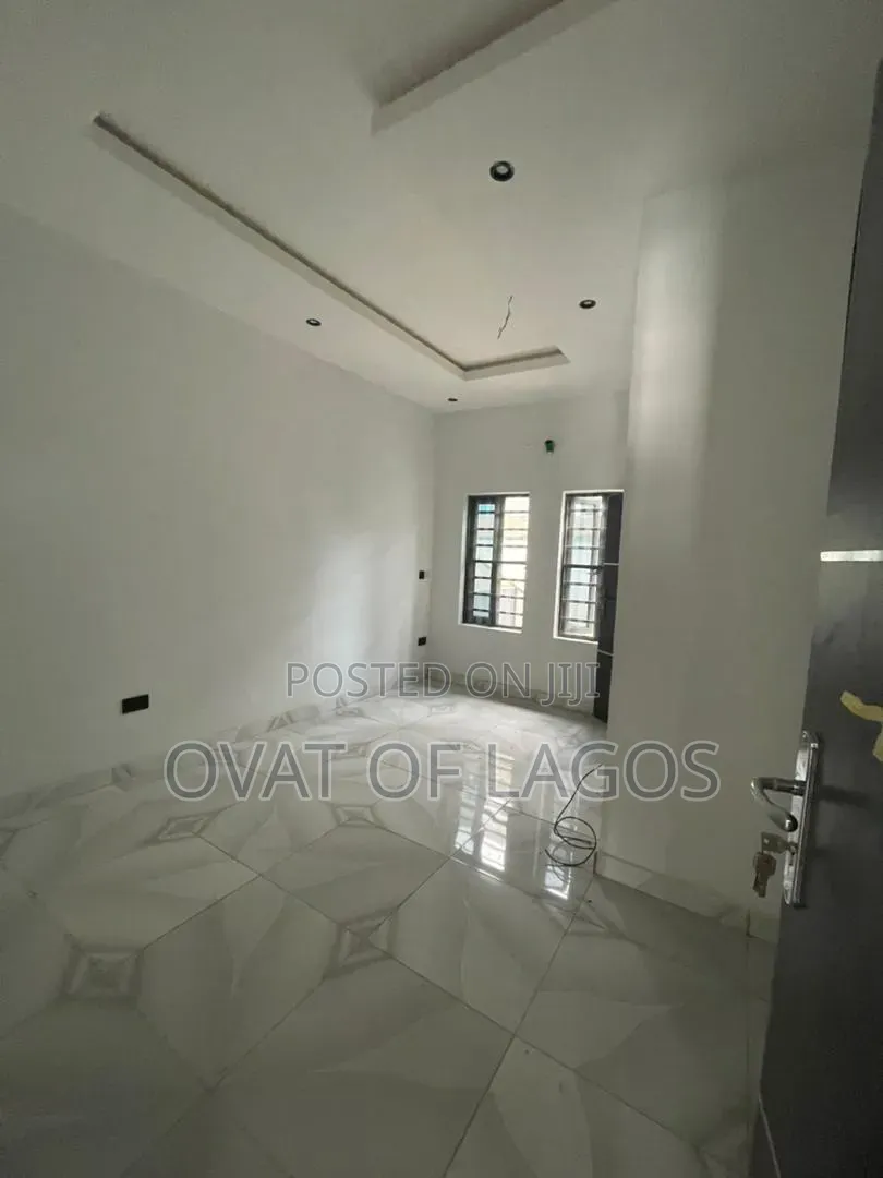 3bdrm Duplex in Abraham Adesanya Estate for sale in Abraham Adesanya Estate