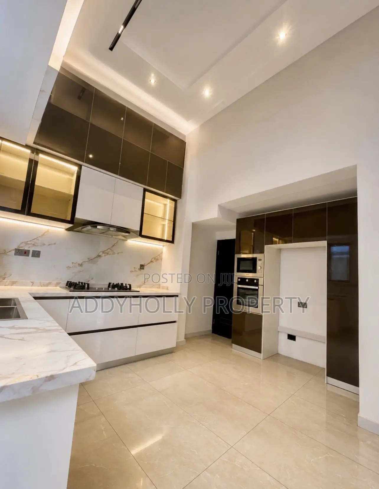 5bdrm Duplex in Ikota for rent in Ikota