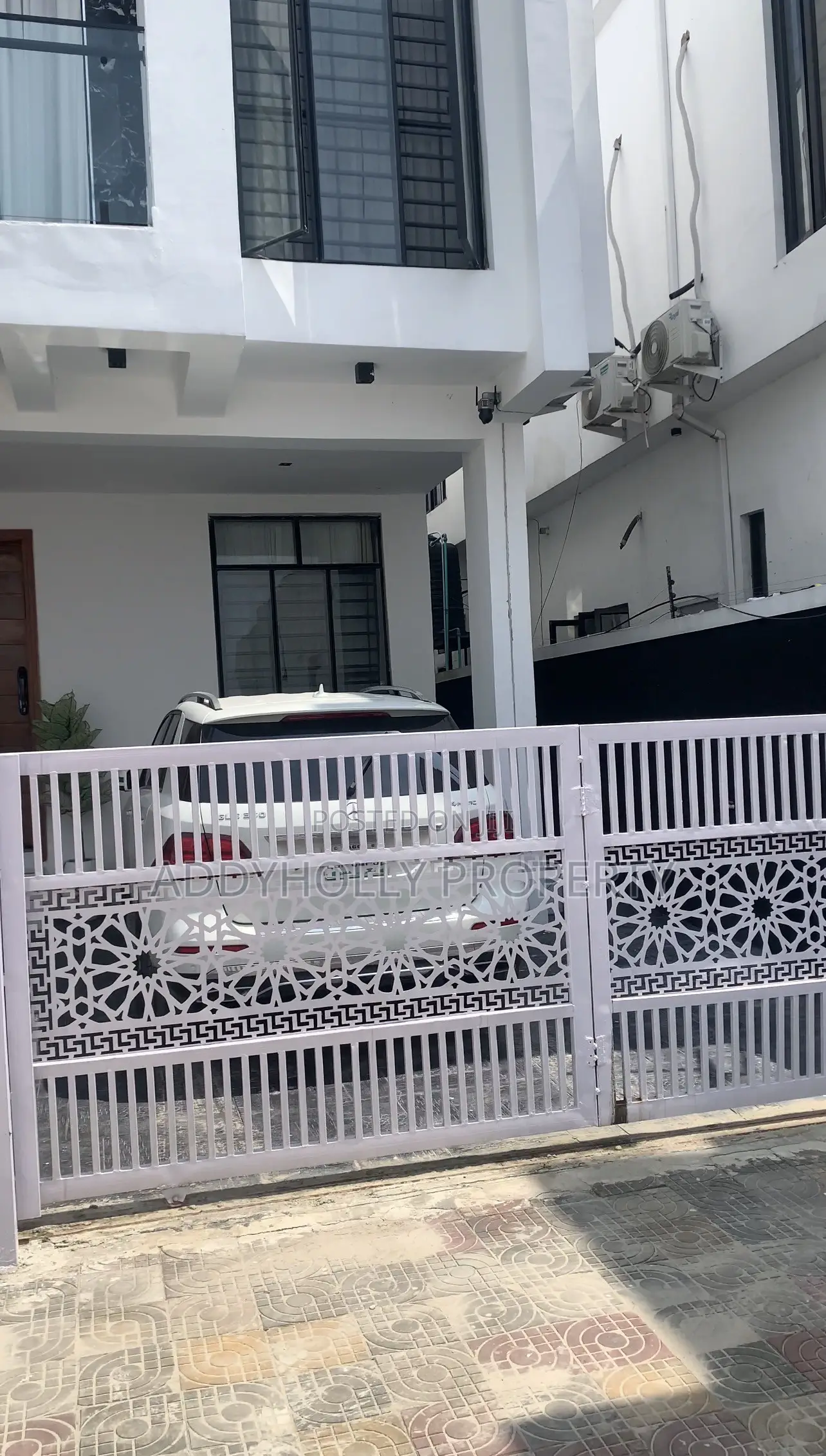 5bdrm Duplex in Ikota for rent in Ikota