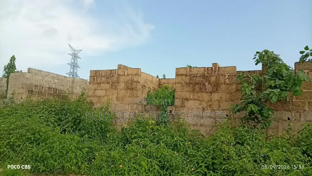 6bdrm House in Epe for Sale in Epe