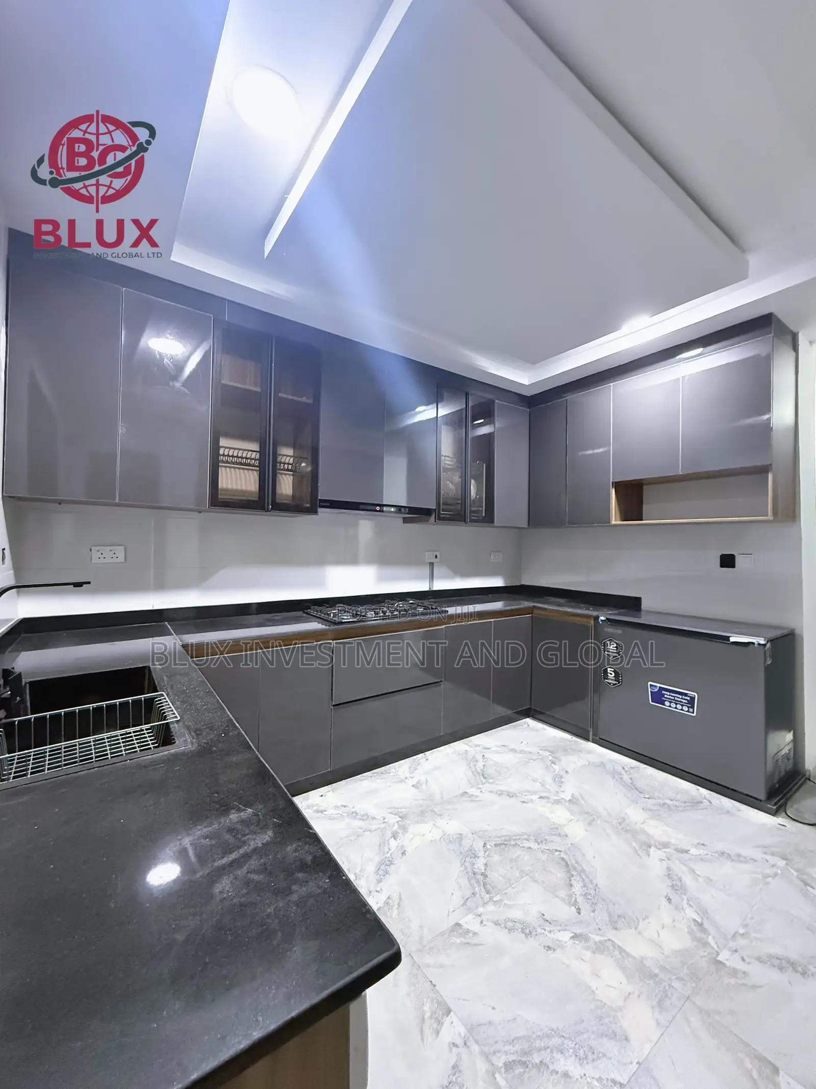 4bdrm Duplex in Off Platinum Way for sale in Osapa london