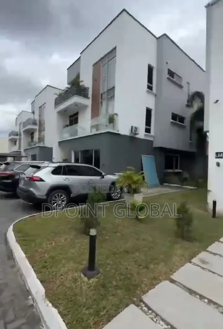 4bdrm Duplex in In, Ikeja GRA for sale in Ikeja GRA