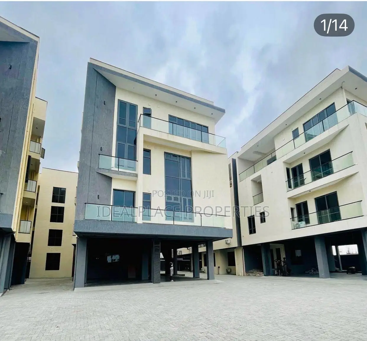 Furnished 2bdrm Penthouse in Lekki Phase 1 for sale in Lekki Phase 1