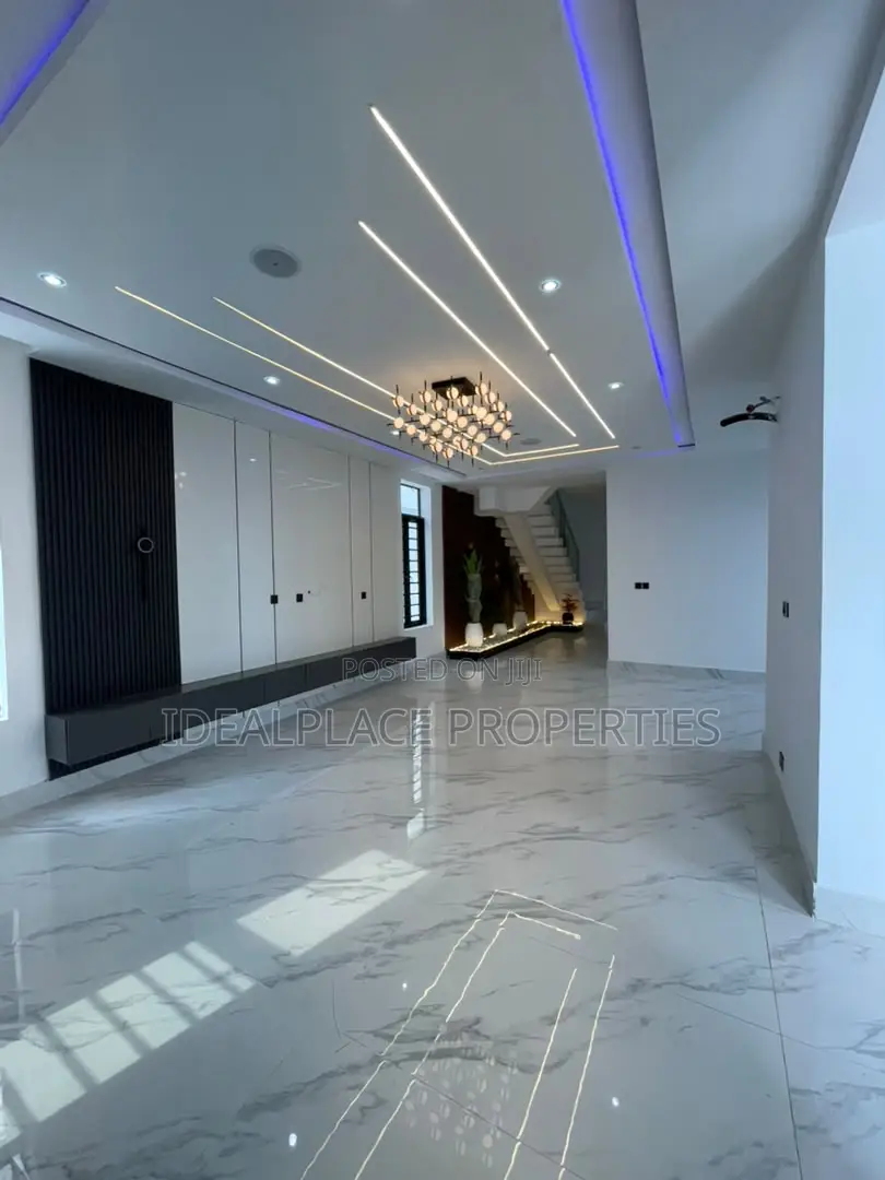 5bdrm Duplex in Chevron for sale in Chevron