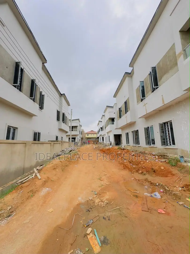 4bdrm Duplex in Berger for sale in Berger