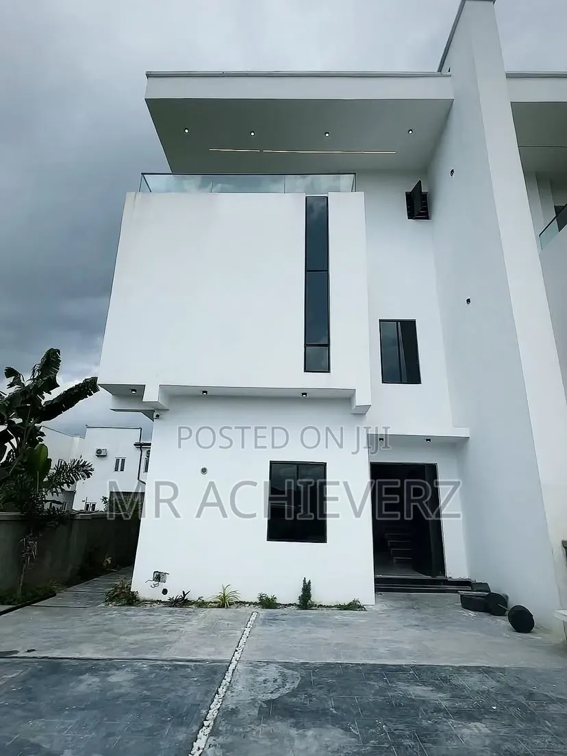 4bdrm Duplex in Rumuodumaya, Obio-Akpor for sale in Obio-Akpor