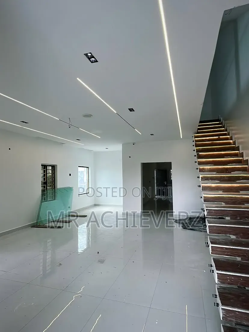 4bdrm Duplex in Rumuodumaya, Obio-Akpor for sale in Obio-Akpor