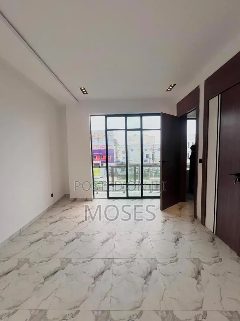 1bdrm Apartment in Inside An Access, Ikota for sale in Ikota