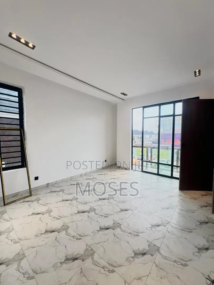 1bdrm Apartment in Inside An Access, Ikota for sale in Ikota