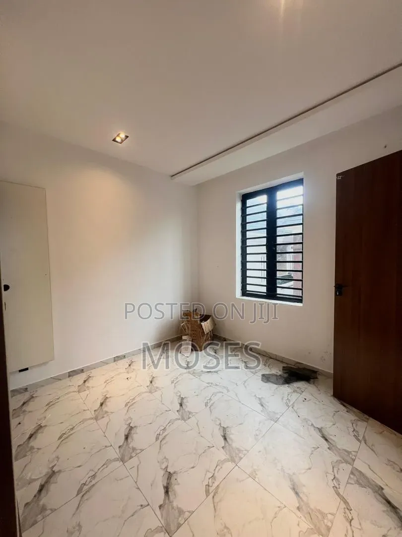 1bdrm Apartment in Inside An Access, Ikota for sale in Ikota